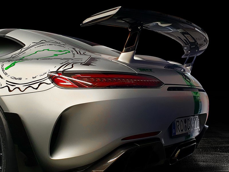 TIKT GEFRÄSTE HECKFLÜGELFÜSSE FÜR AMG GTR