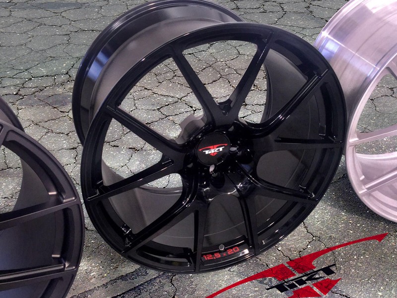 RR-1 FORGED WHEEL VA 11 X 19 ET 38 APPROX. 8,5KG