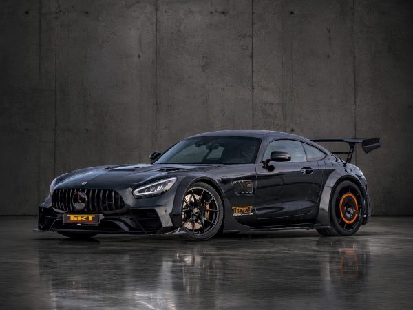 AMG GT Widebody Kit Stufe 3, Dreiviertelansicht im Betonstudio